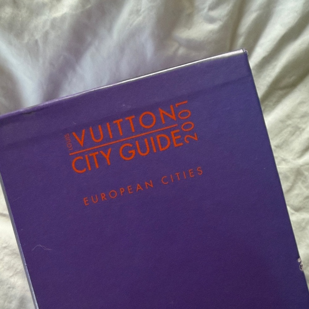 Louis Vuitton Purple City Guide 2001